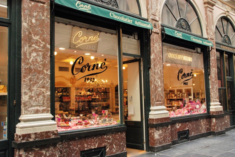 boutique-SALLAGRIFFON-min_chocolate_chocolaterie_shop_luxury_chic_gallery_brussels_belgium-558146